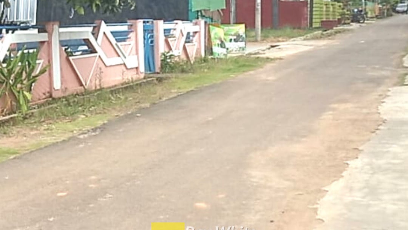 Rumah  2 Lantai Metro Pusat  Dijual Cepat