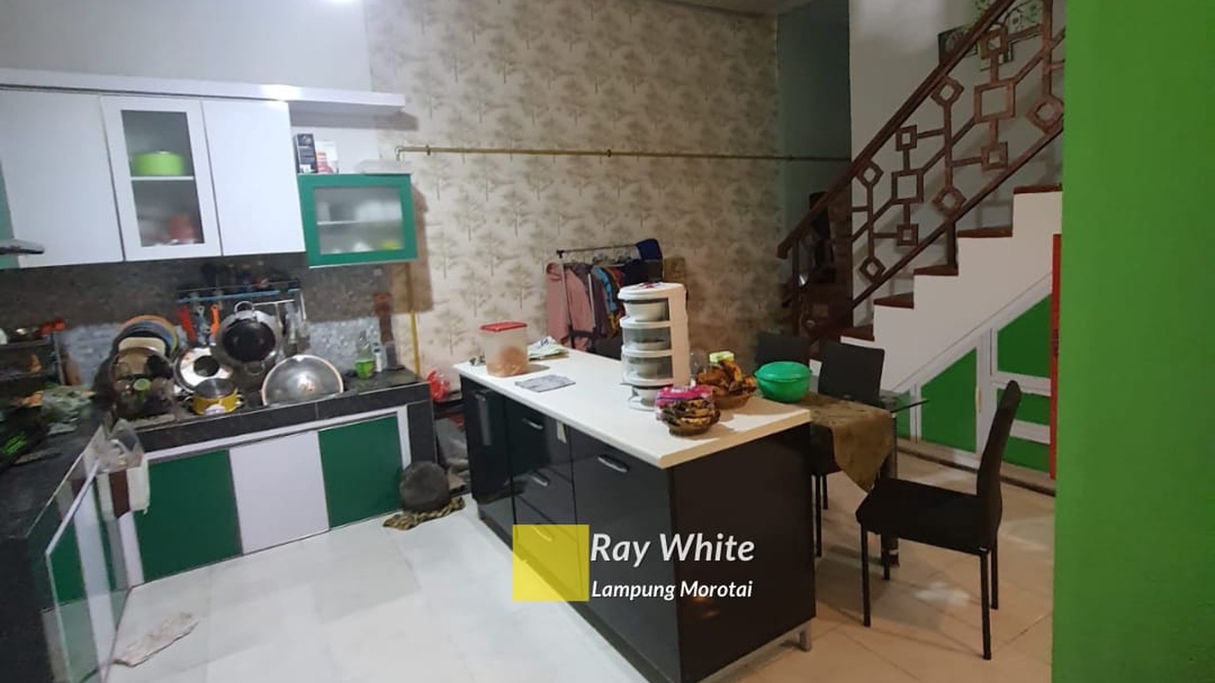 Dijual Rumah  2 Lantai Perum Indah Sejahtera 