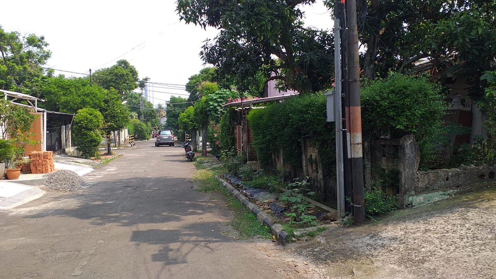 Rumah Hook Hitung Tanah dijual dengan Kondisi Apa Adanya @Pondok Jaya