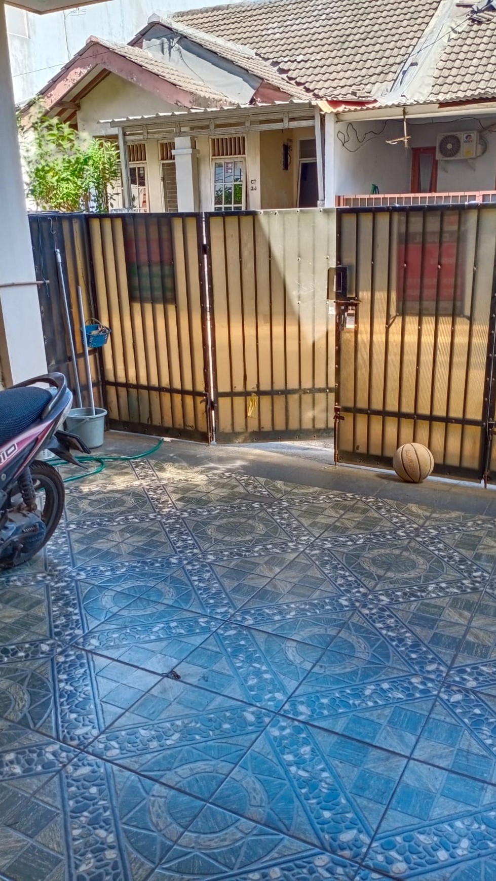 FLASH SALE  DIJUAL MURAH Rumah dekat stasiun Rawabuntu BSD City