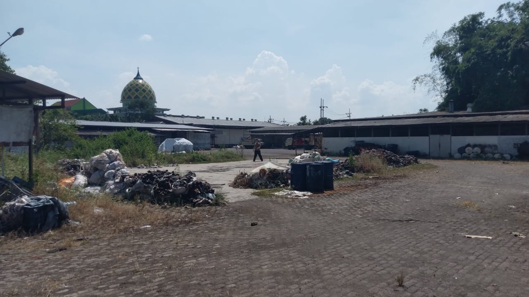 Gudang ex Pabrik Pusat Kota Sidoarjo, Dekat Pintu Tol