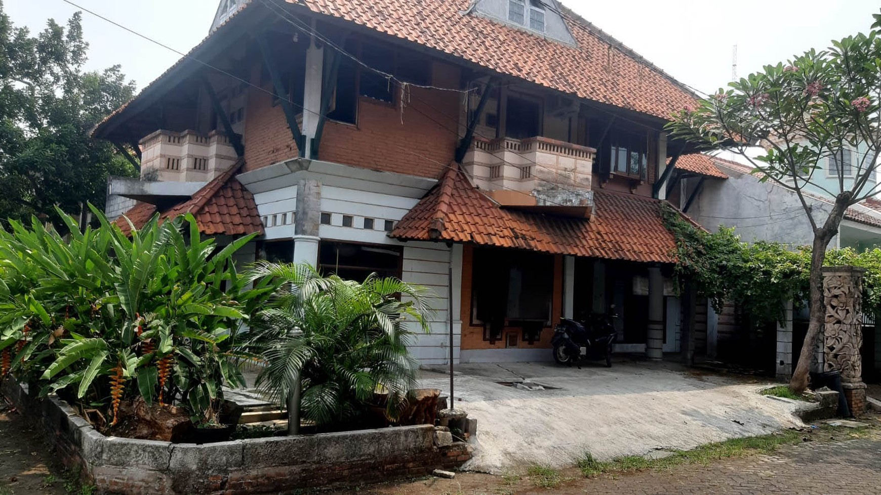 Dijual Rumah Lokasi Strategis dengan Kondisi Apa Adanya @Ciputat Timur