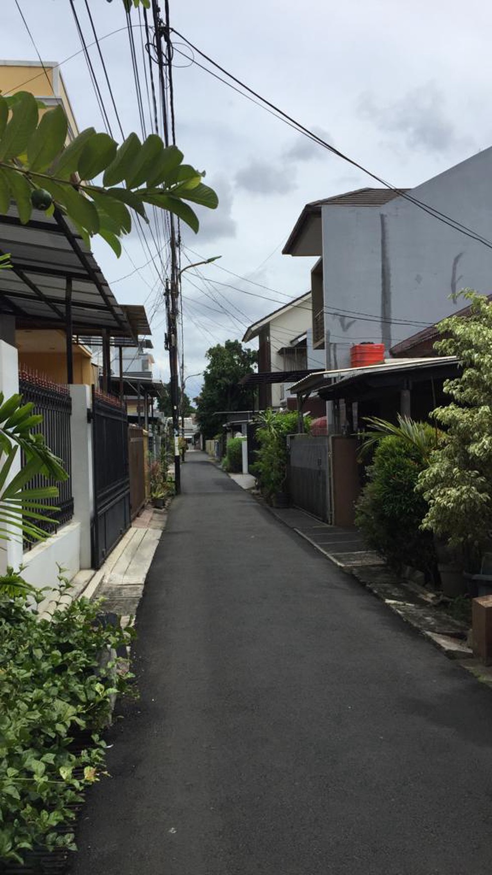 Rumah 2 Lantai, lokasi strategis di Meruya - Jakbar