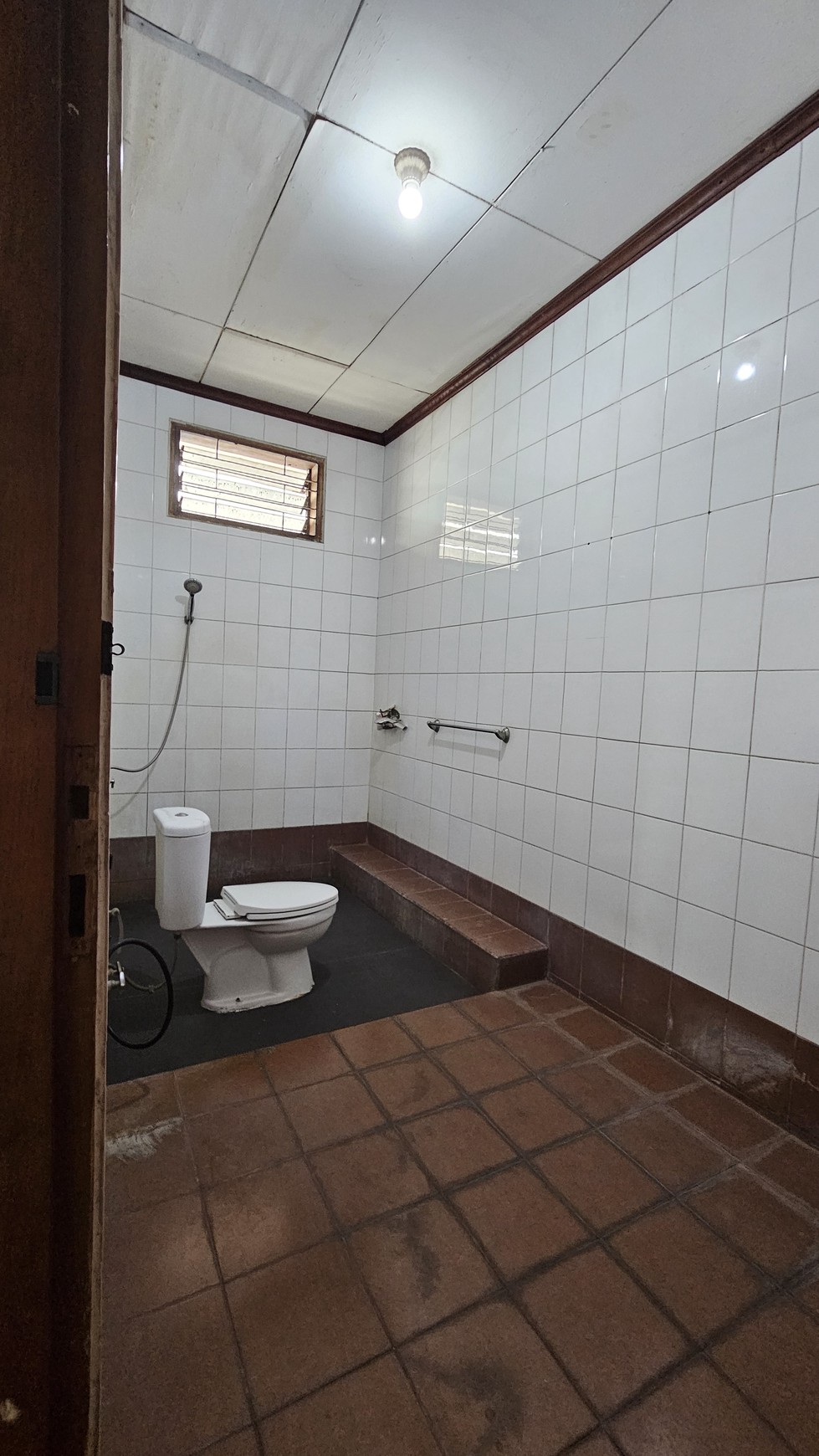 Dijual Rumah siap untuk usaha dan siap huni dengan kolam renang di kemang timur Jakarta Selatan