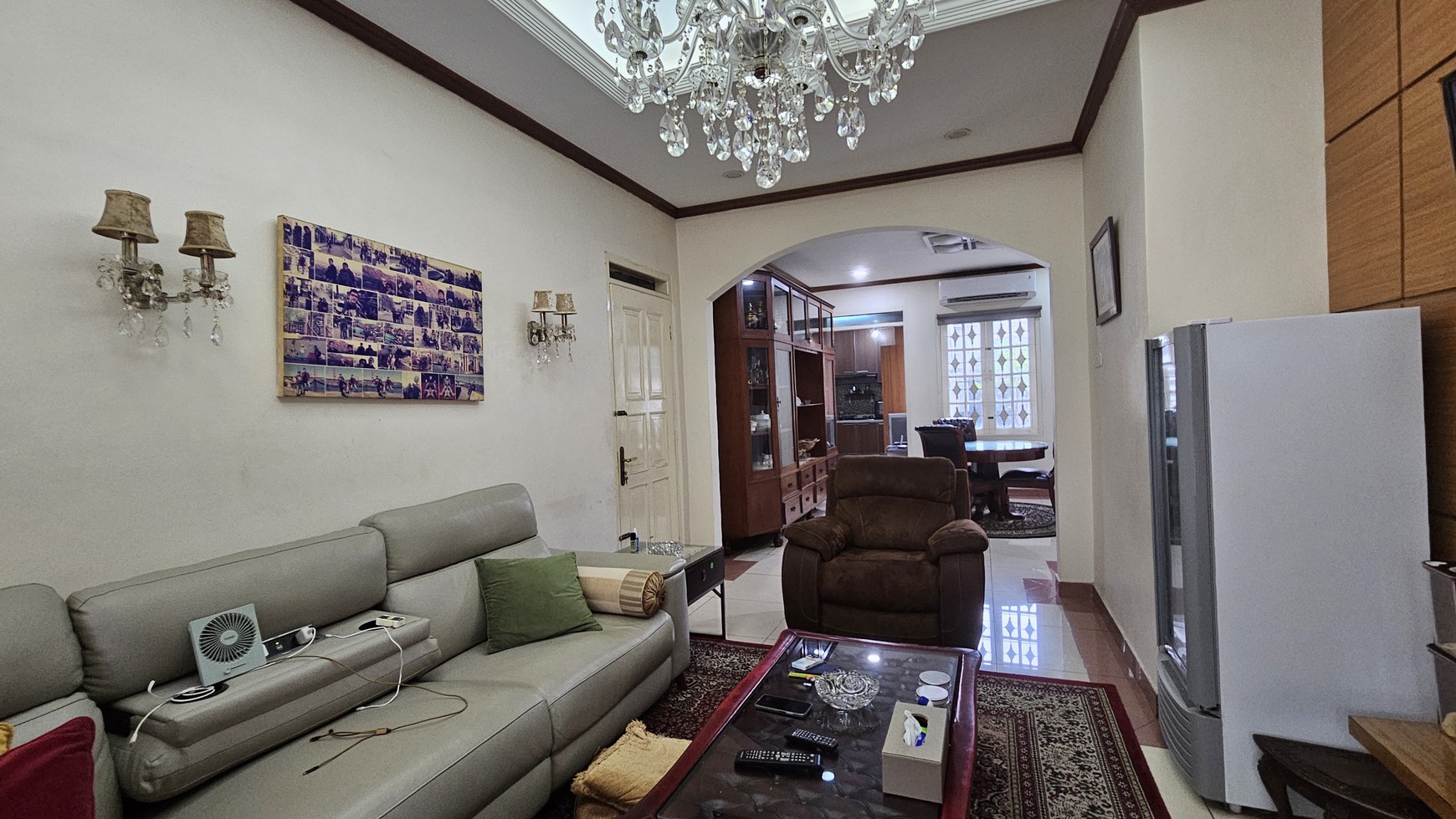 Rumah Siap Huni dan Asri dengan Taman Luas di Kemang Timur, Jakarta Selatan 