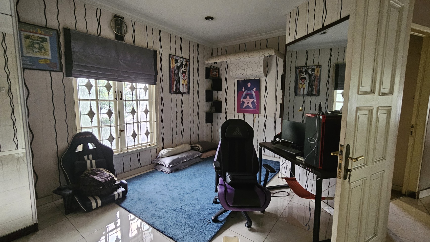 Rumah Siap Huni dan Asri dengan Taman Luas di Kemang Timur, Jakarta Selatan 