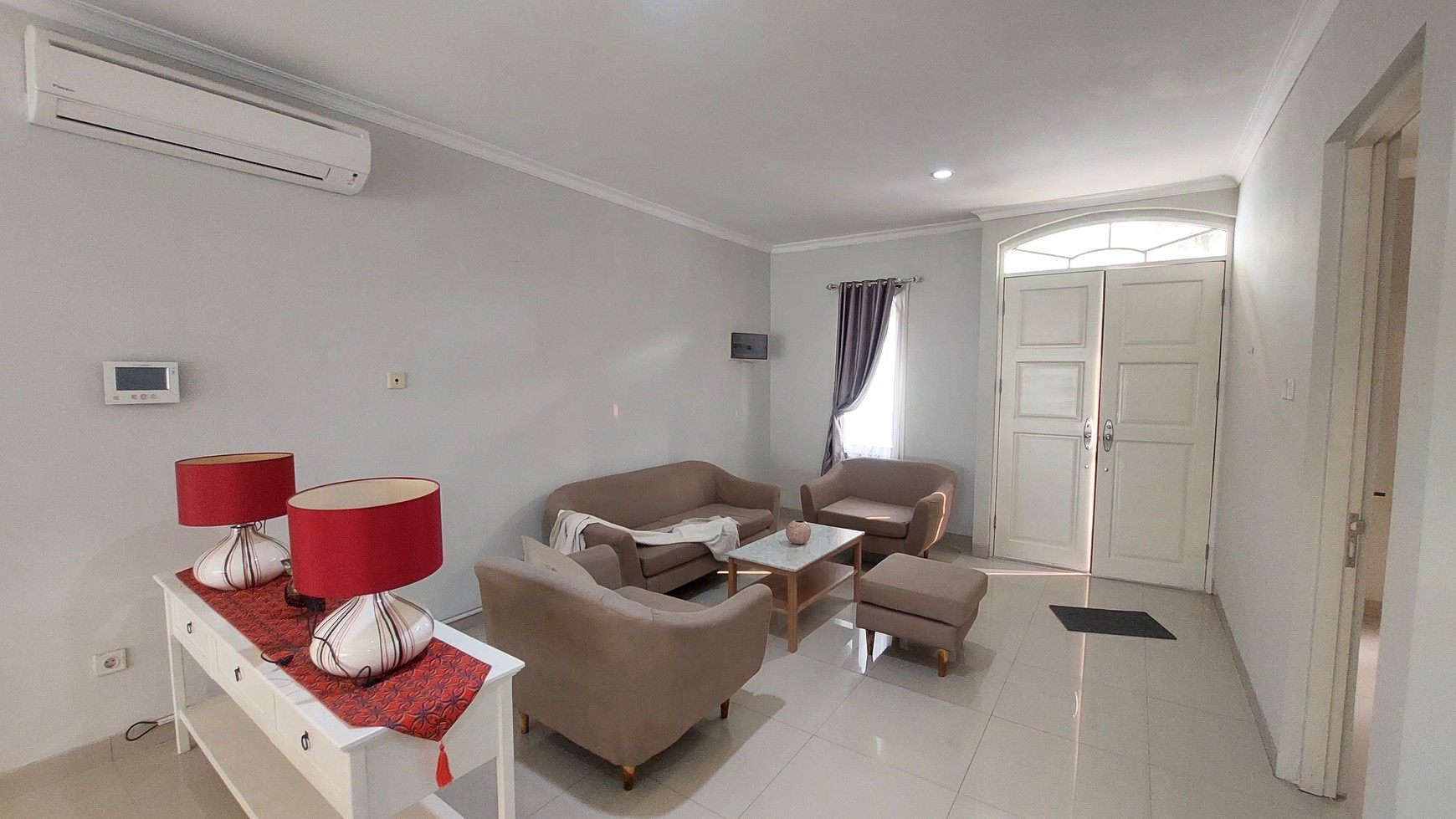 Rumah siap huni Lokasi bagus di Vassa Terrace Full Furnished  dan Harga Negotiable