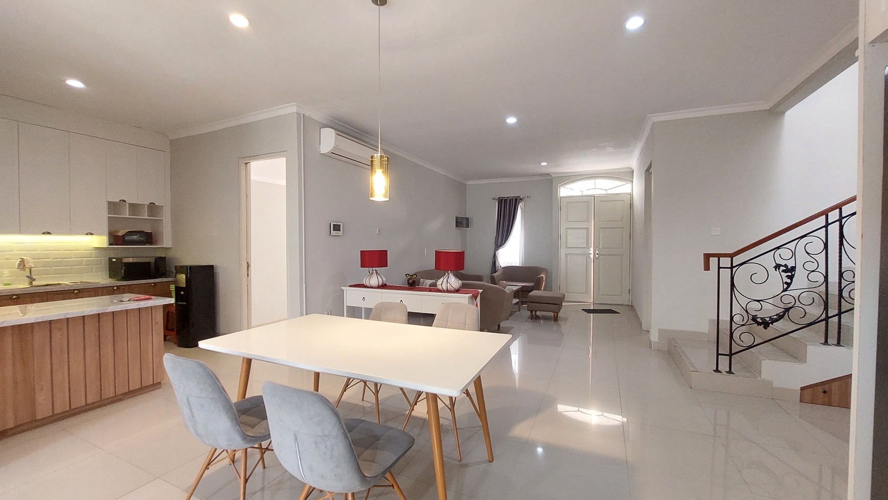 Rumah siap huni Lokasi bagus di Vassa Terrace Full Furnished  dan Harga Negotiable