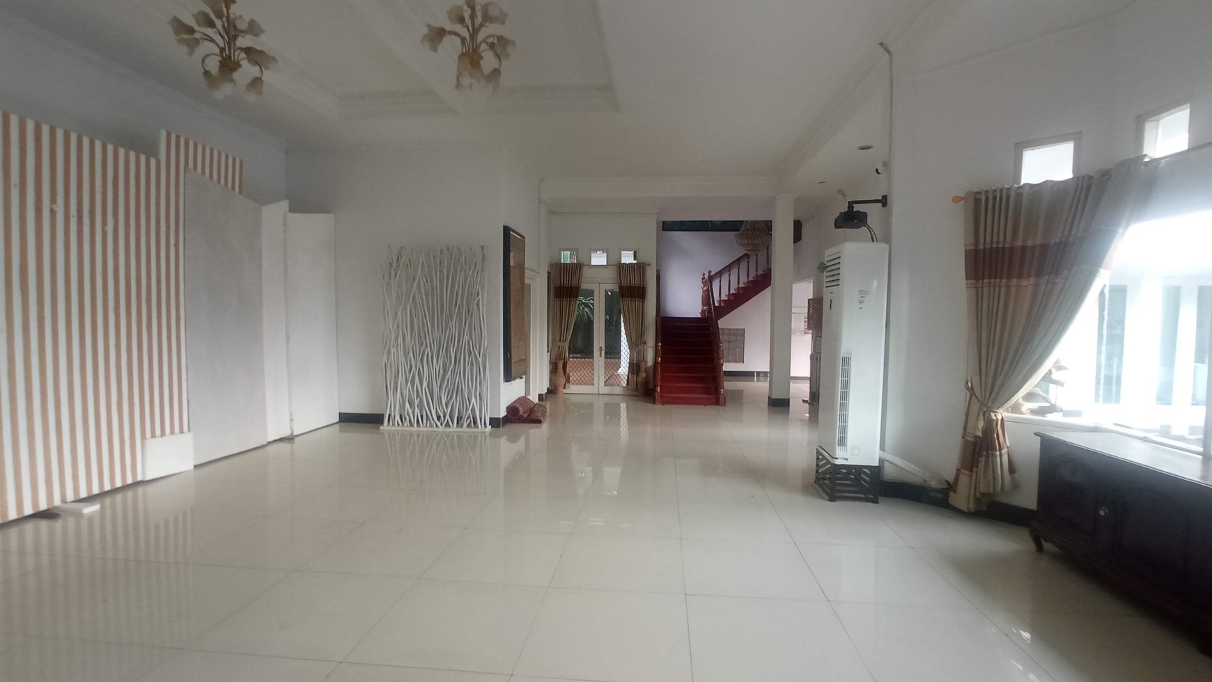 Dijual Kavling Dan Bangunan Villa, PKP Ciracas, Jakarta Timur