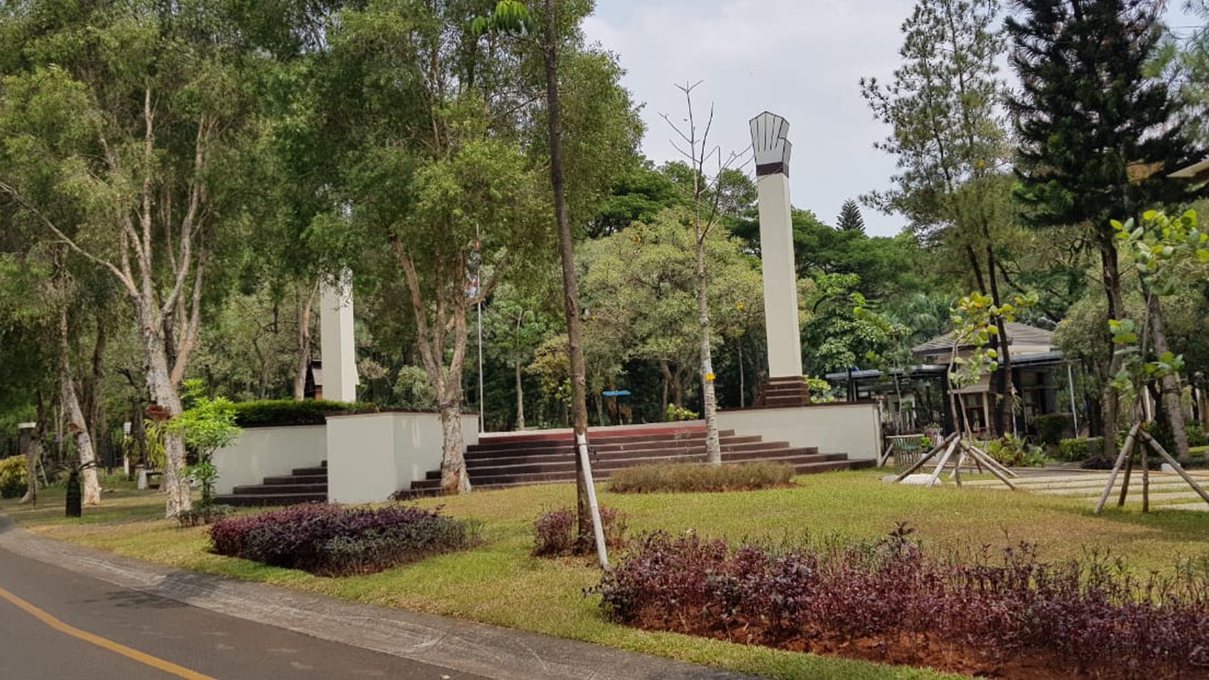 Rumah Bagus, elegan, siap huni, lingkungan bersih di Menteng Residence, Bintaro, Sektor 9