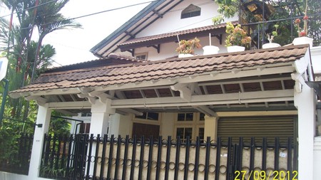 Rumah Bagus di Sektor 1 Jakarta Selatan,rumah minimalis