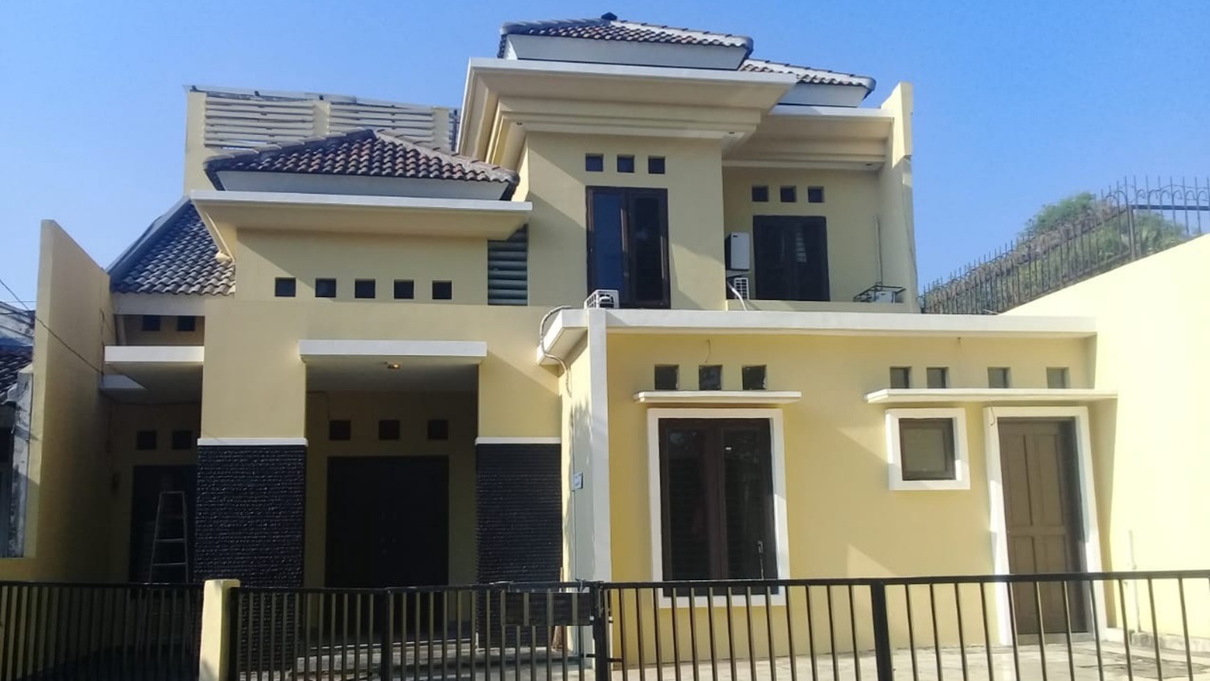 Rumah siap huni di bintaro sektor 5