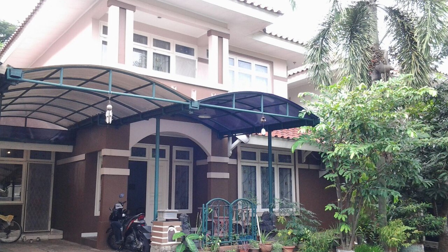 Rumah cantik, furnish, siap huni di bintaro