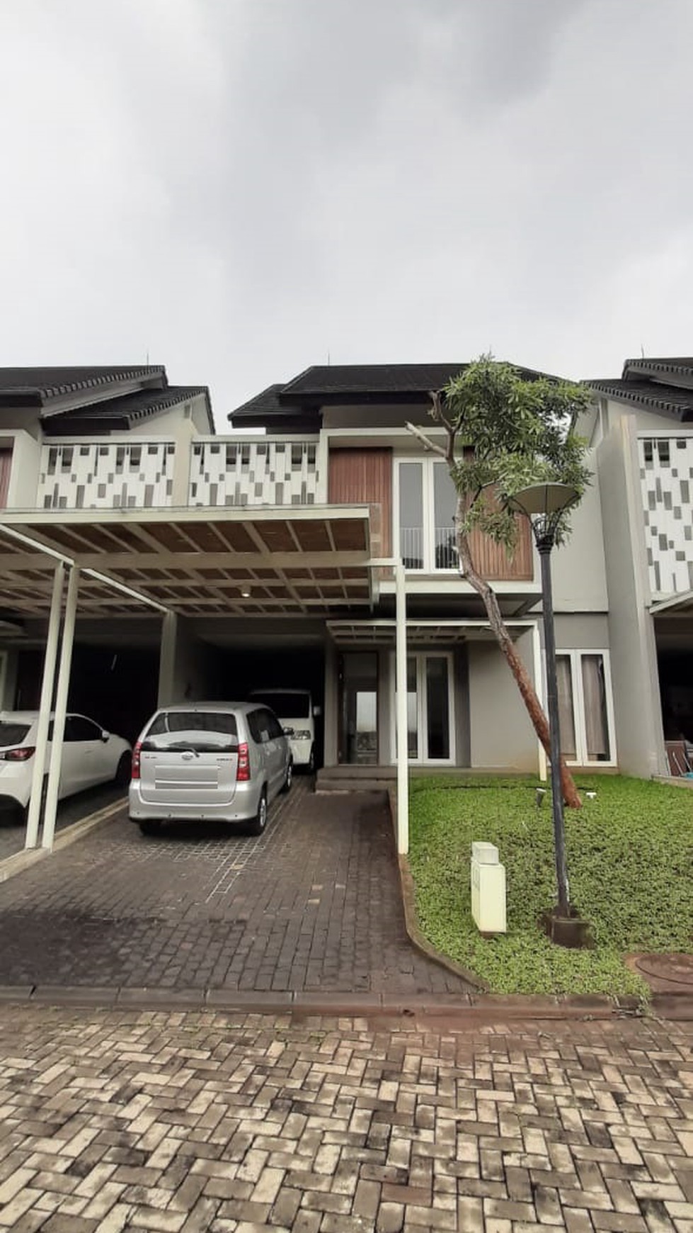 Rumah cantik minimalis, siap huni di Ciputat