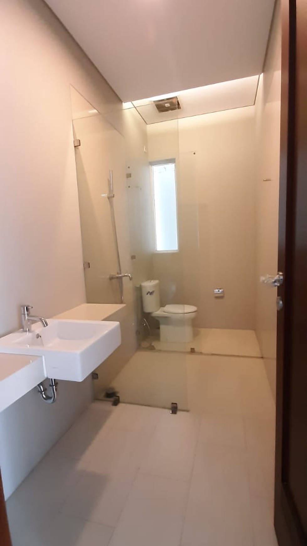 Rumah cantik minimalis, siap huni di Ciputat