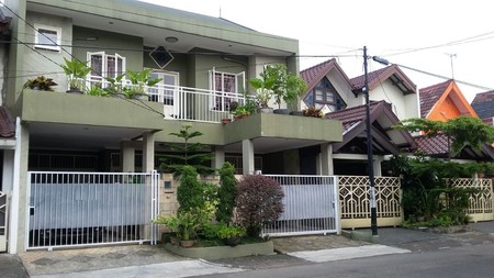 Rumah cantik siap huni dalam cluster bintaro jaya sektor 5.