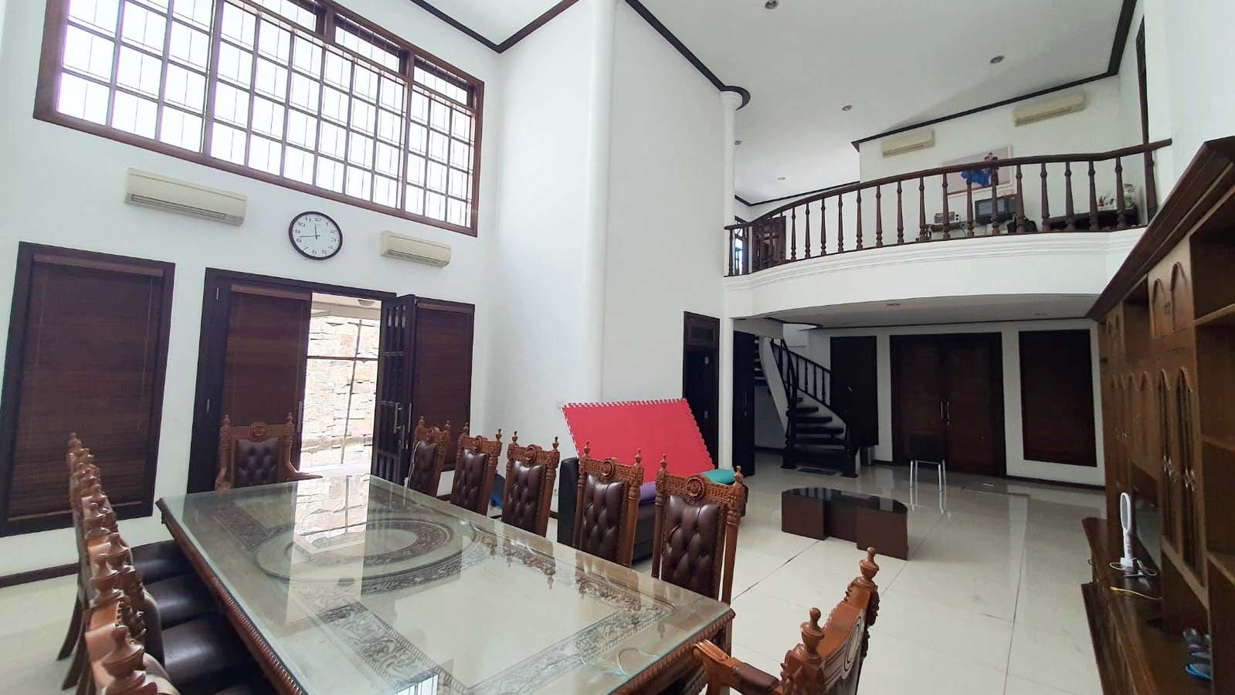 Rumah di Raya Dharmahusada Indah Surabaya Timur, Cocok untuk Resto & Kantor, Bisa untuk Disewakan juga !!