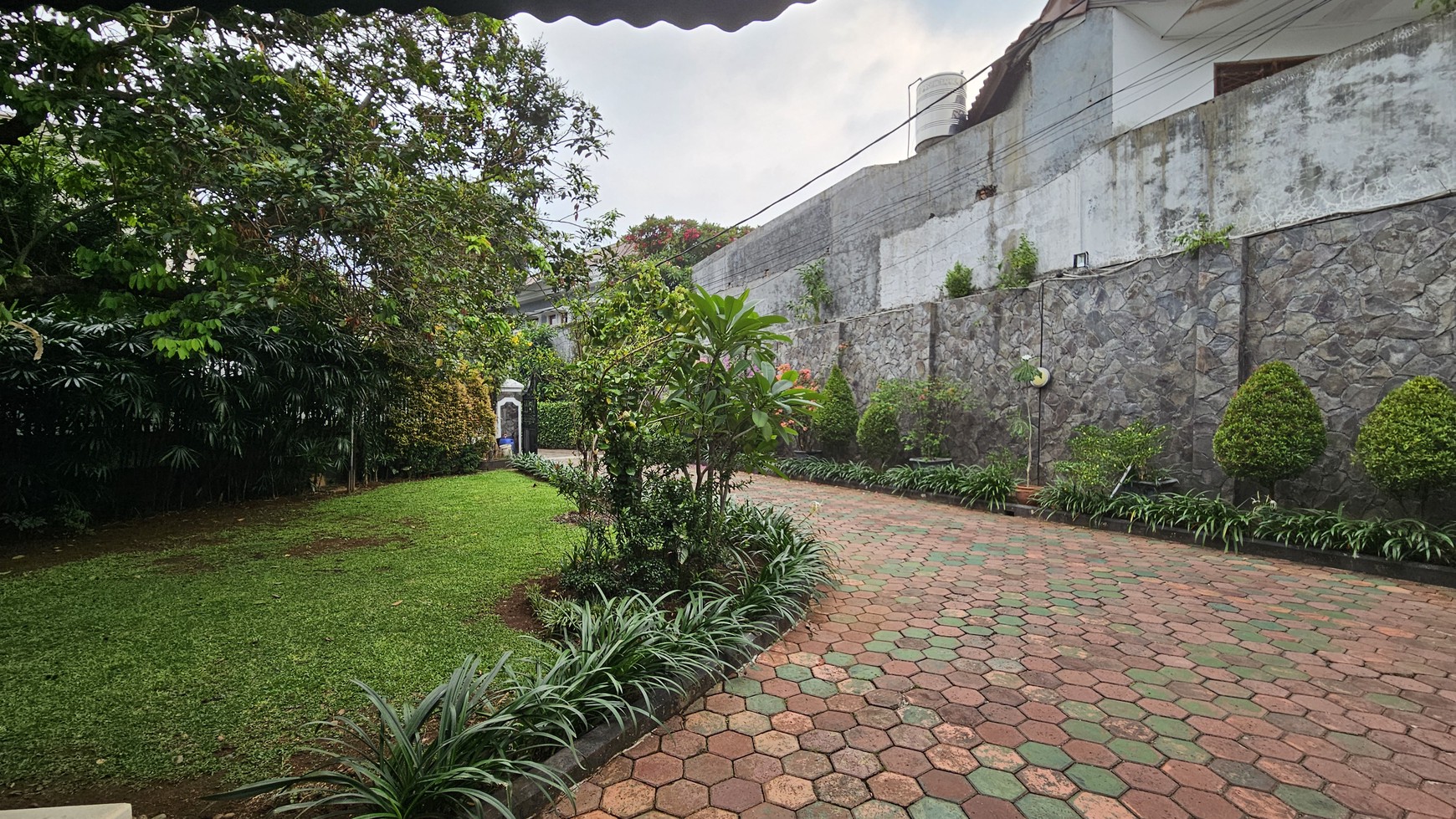 Rumah Cantik Dilengkapi Kolam Renang di Kemang Timur, Jakarta Selatan