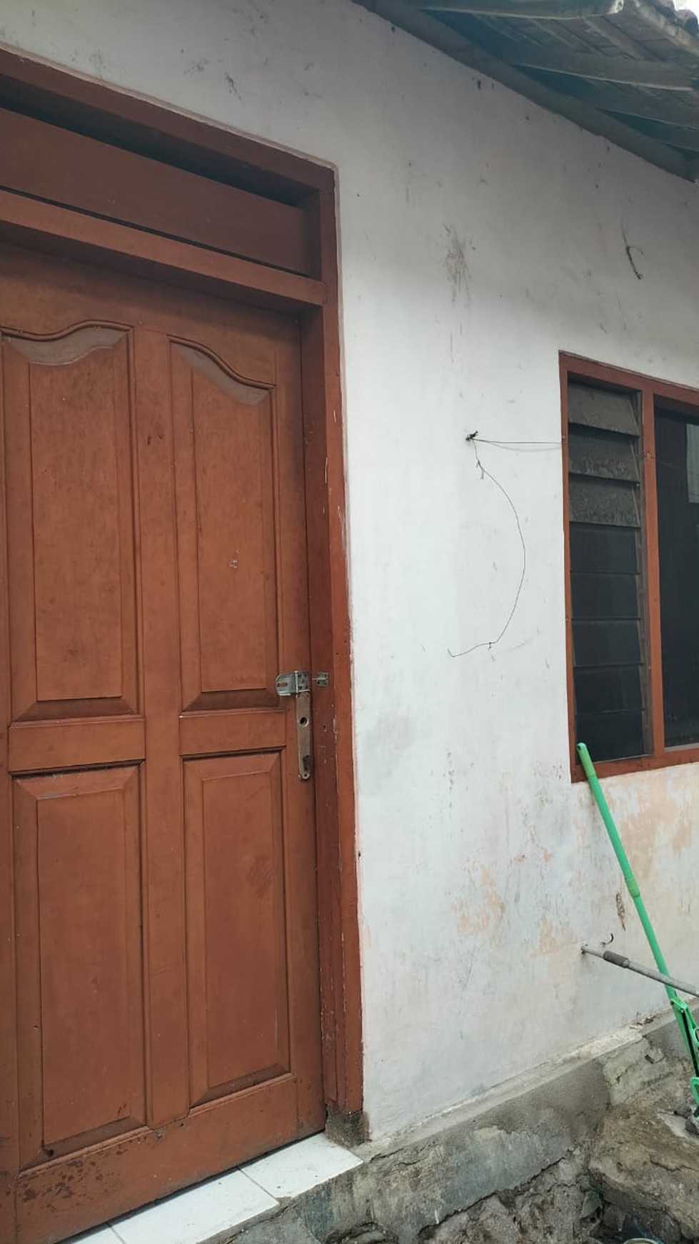 Rumah Lokasi Strategis Pinggir Jalan Raya Besar Dikawasan Kuman, Kota Bojonegoro