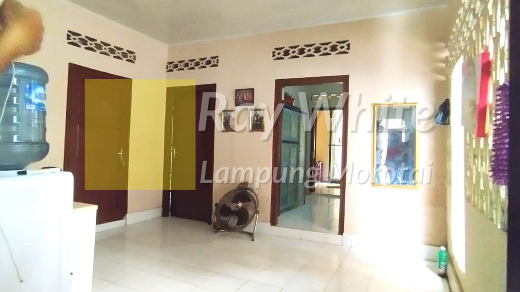 Dijual Rumah dengan Halaman Besar tr