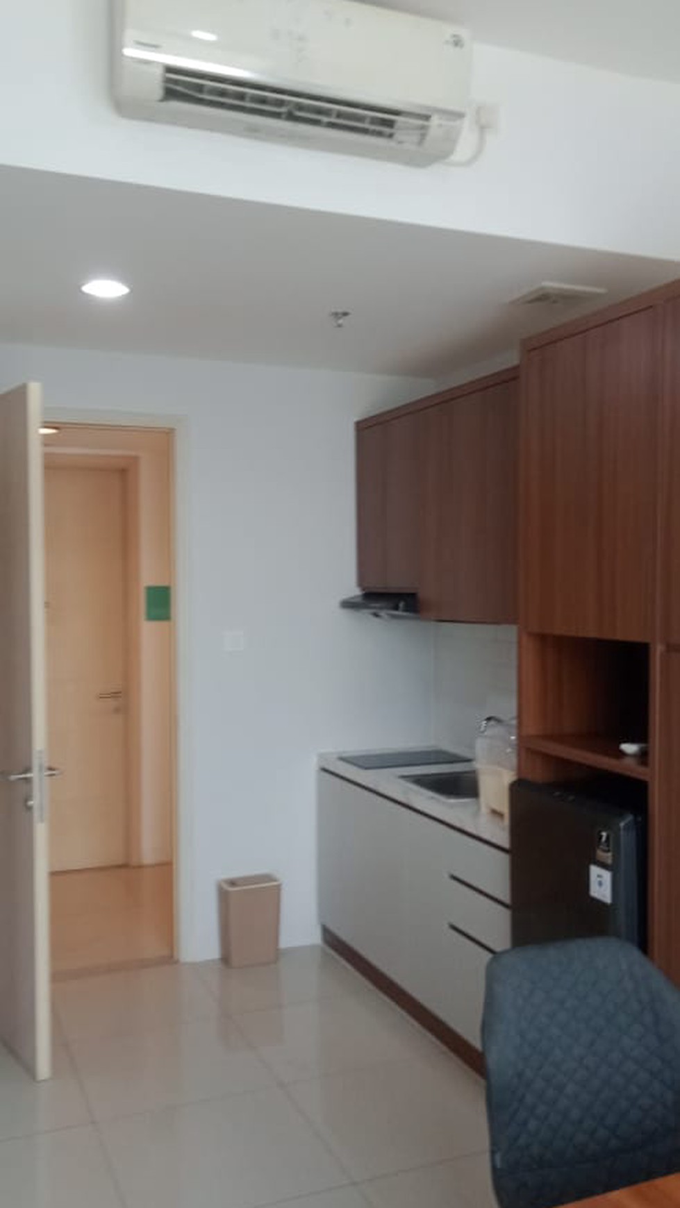 JUAL/SEWA, 2 UNIT HUNIAN TYPE 1 BED-ROOM @ APARTEMEN TREEPARK SERPONG, FULL FURNISHED