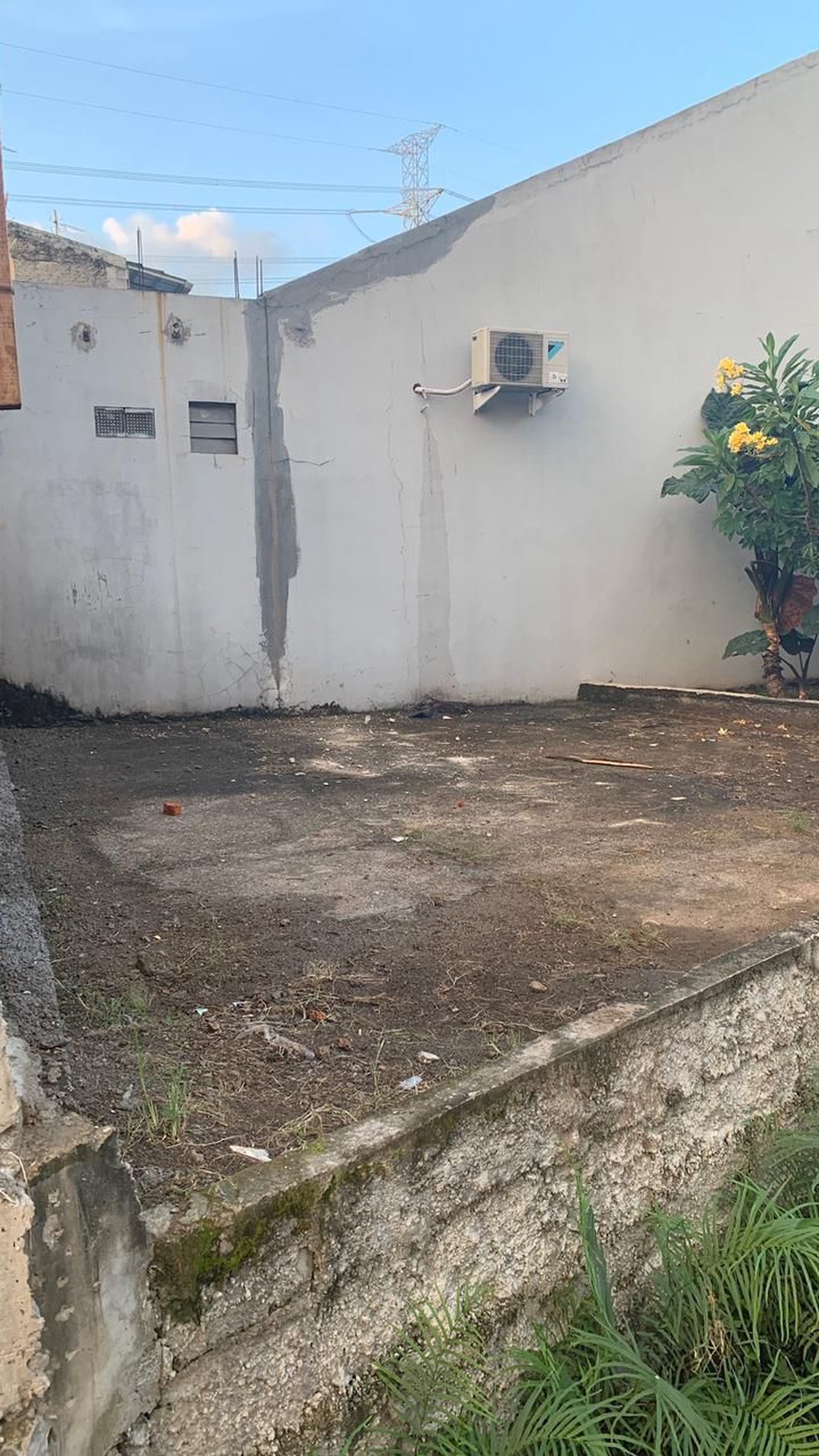 Rumah Hook di Villa Rizky Ilhami, Kelapa Dua Tangerang