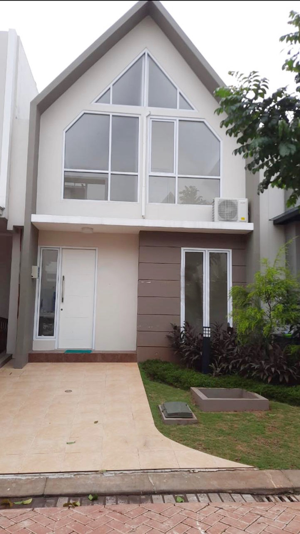 Dijual Rumah Minimalis Modern di Boston Village, Gading Serpong