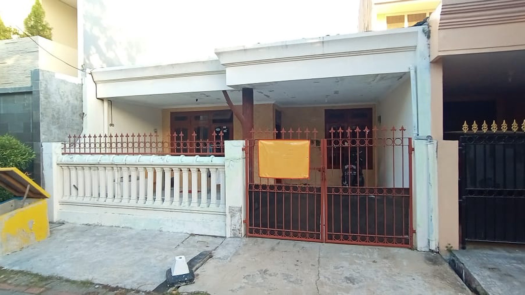 1112. Dijual Rumah Kutisari Indah Barat