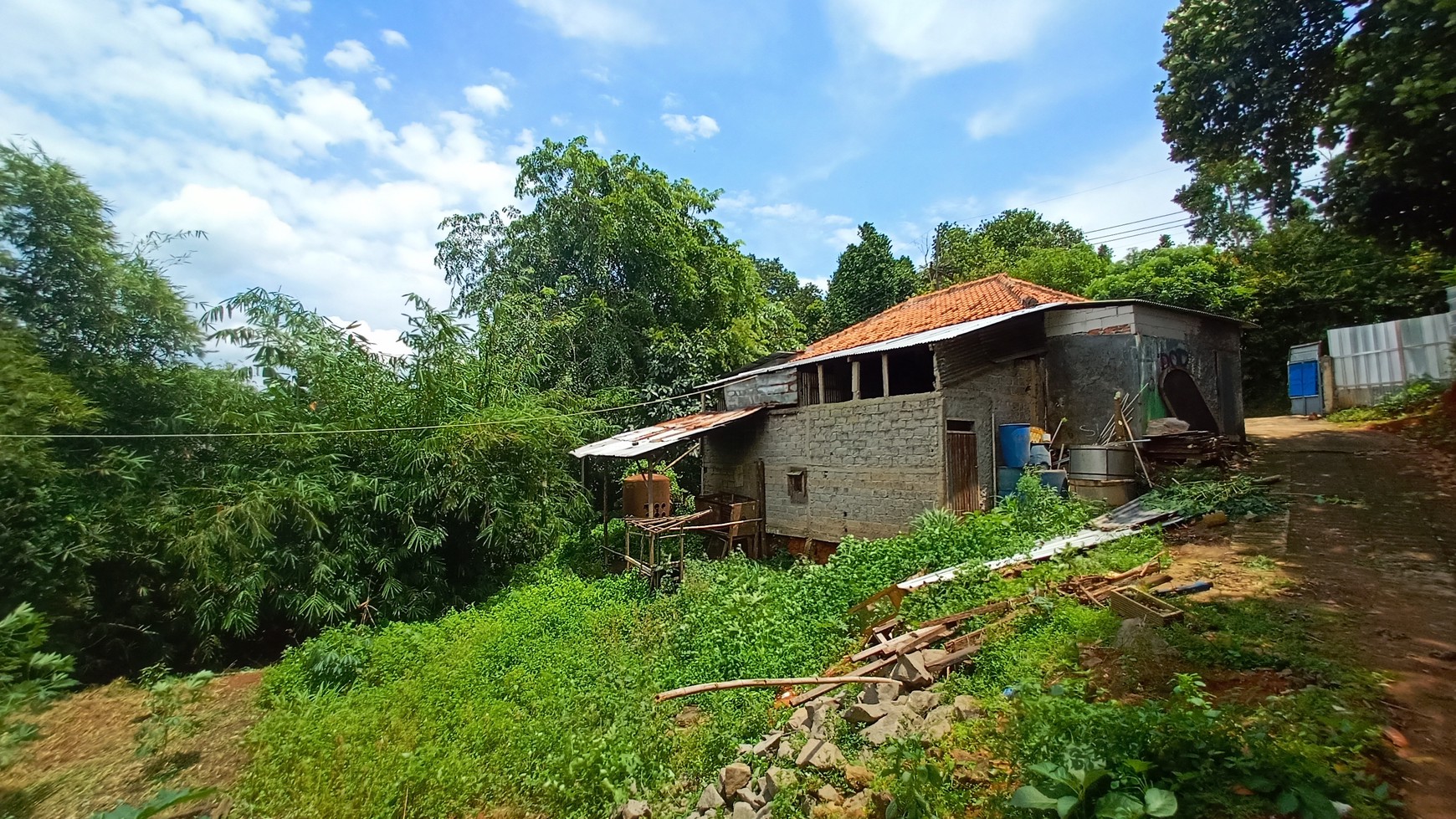 Super Murah bangunan dan tanah bekas Pabrik Tahu di Tapos Cimanggis