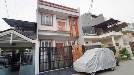 Rumah Kelapa Hibrida, Kelapa Gading Luas 8x17m2