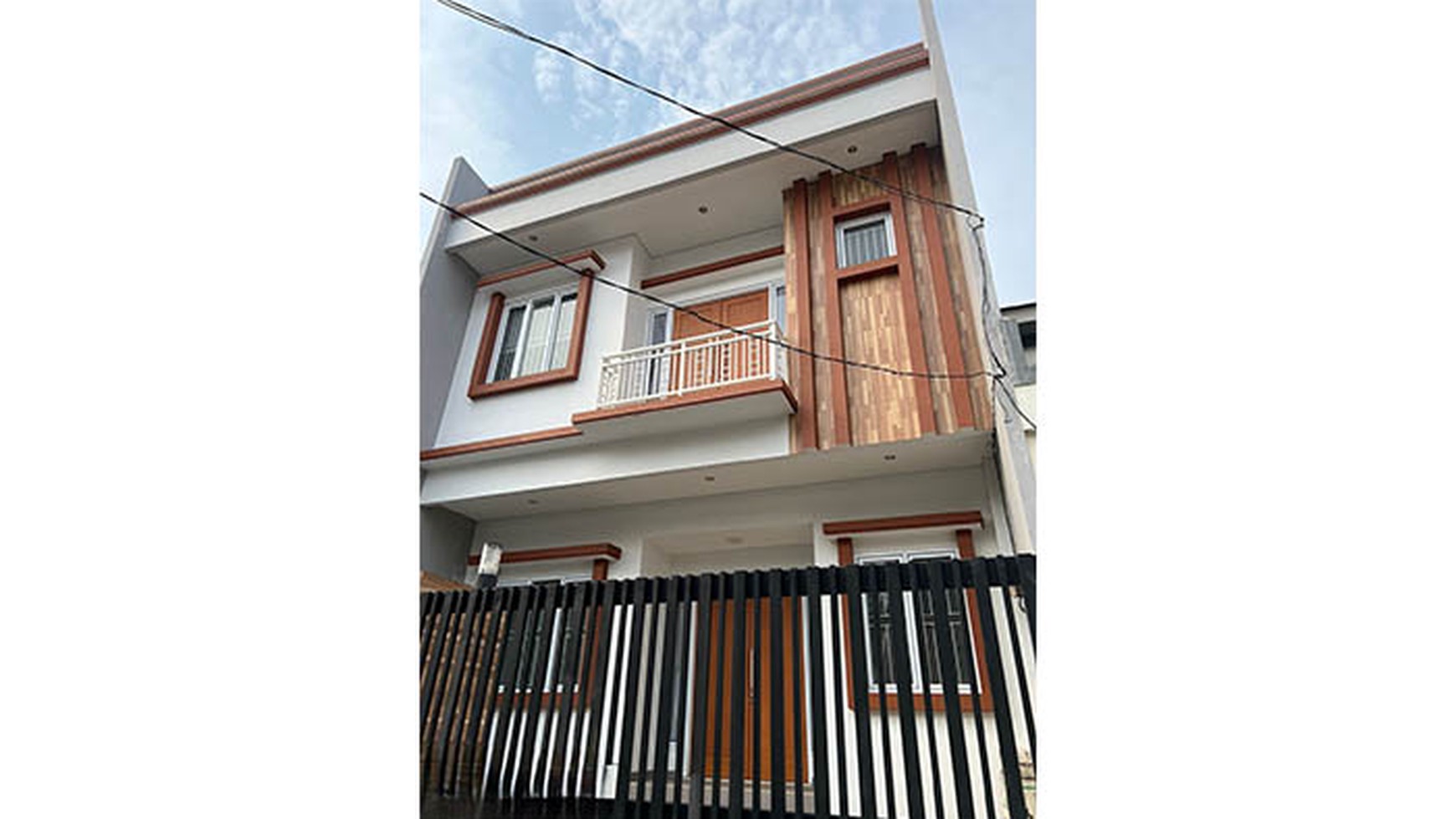 Rumah Kelapa Hibrida, Kelapa Gading Luas 8x17m2