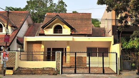 Rumah 5 Kamar di Kencana Loka BSD City Lokasi Strategis