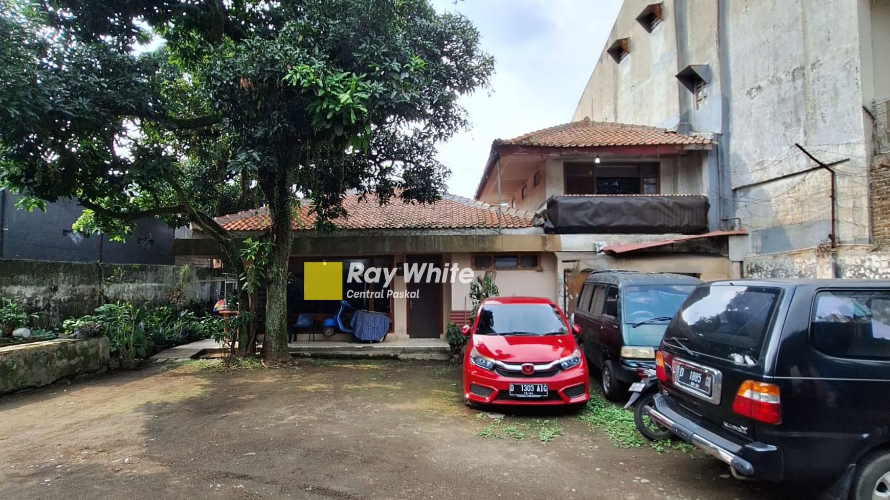 Rumah Hitung Tanah di Mainroad Rajawali Timur