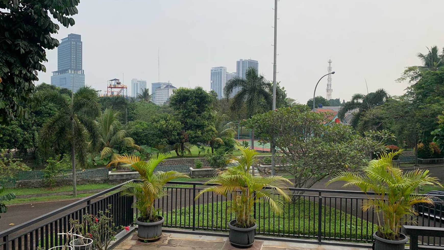 Rumah Mewah di Kawasan Elit BSD Hunian Nyaman & Aman 