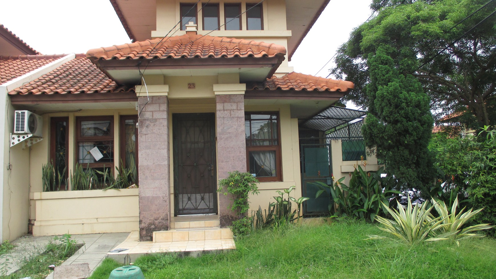 Disewakan Rumah Taman Parahyangan - Lippo Karawaci