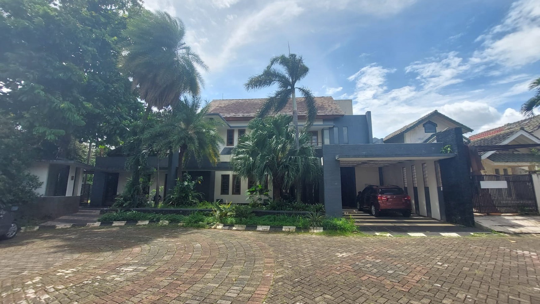 Rumah lux siap huni di bintaro