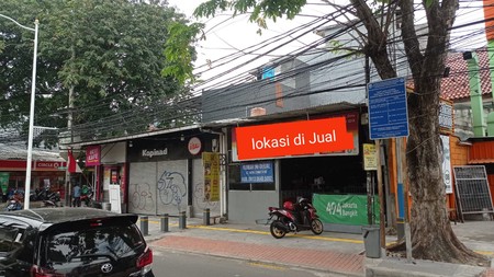 Dijual Cepat Rumah Cocok untuk Usaha di lokasi komersil Tebet Jakarta Selatan