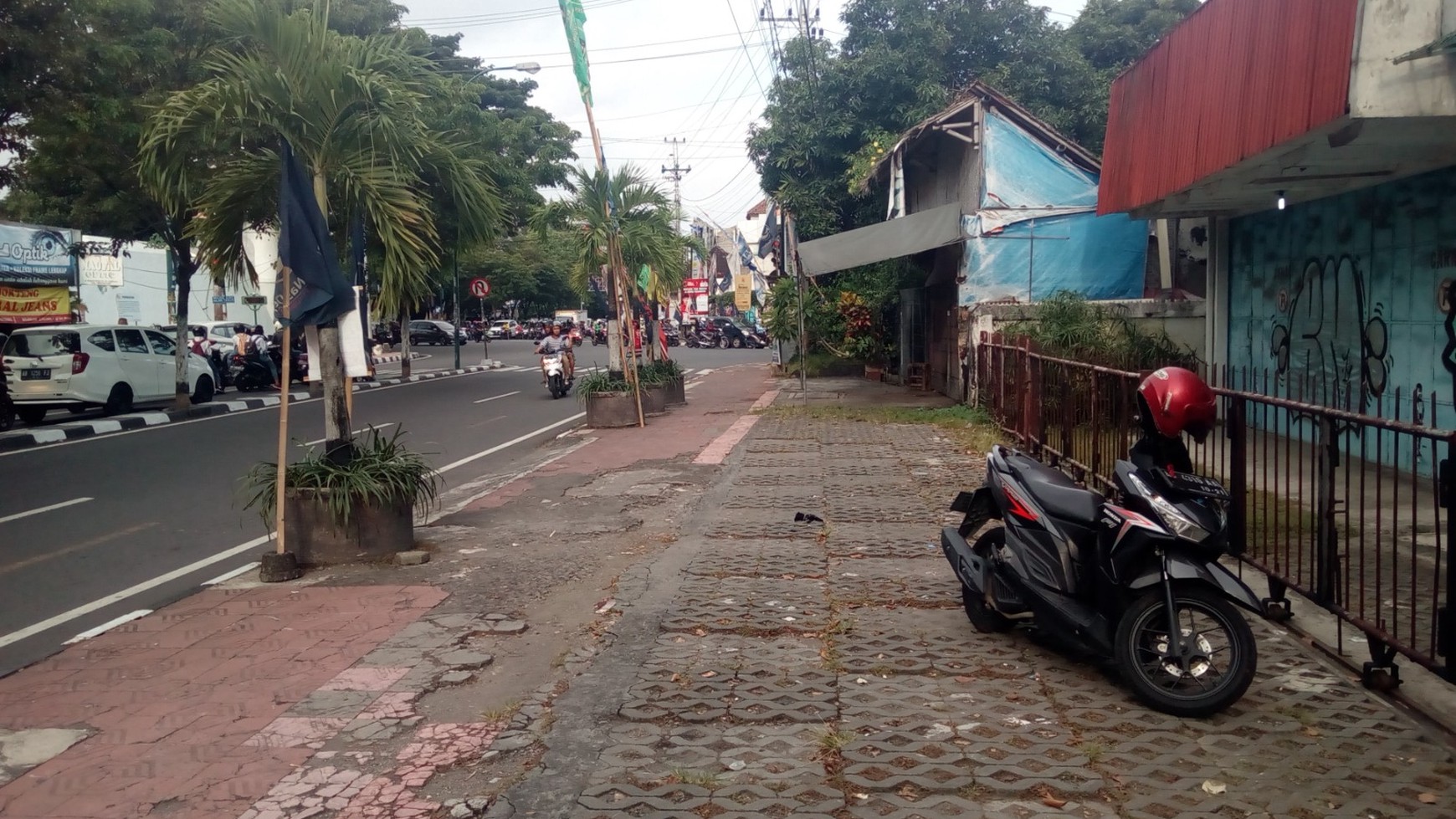 Ruang Usaha Di Area Komersil Jl Mayjend Sutoyo Yogyakarta