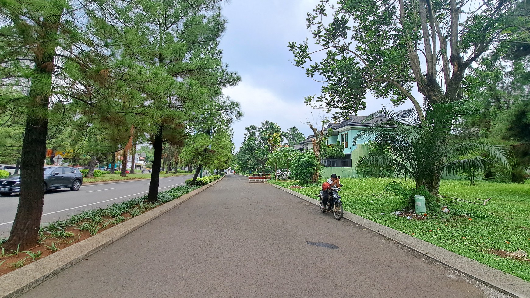 Kavling Boulevard di Kota Wisata Cocok untuk Resto