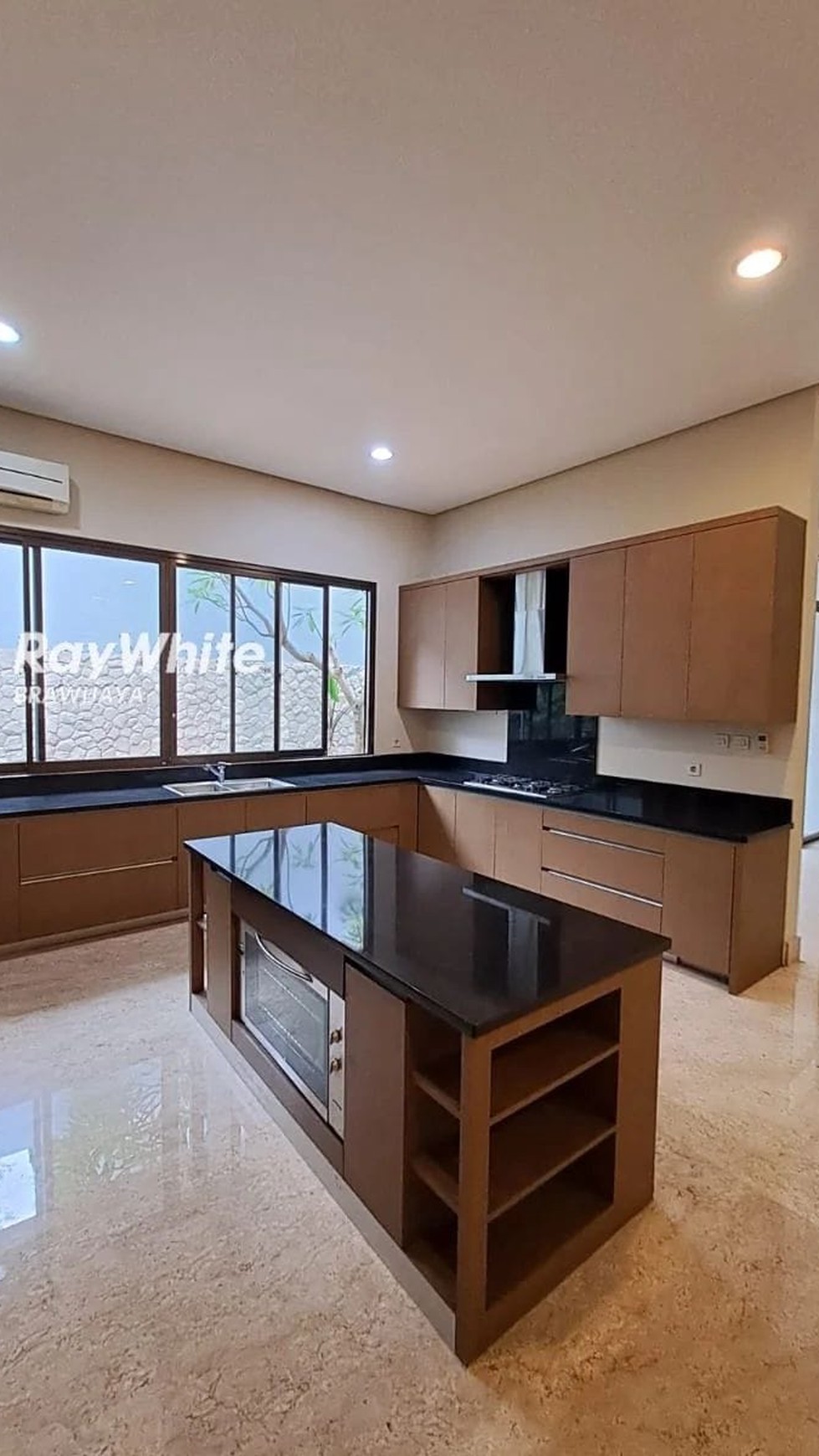 Disewakan Rumah Modern Siap Huni Area Pondok Indah