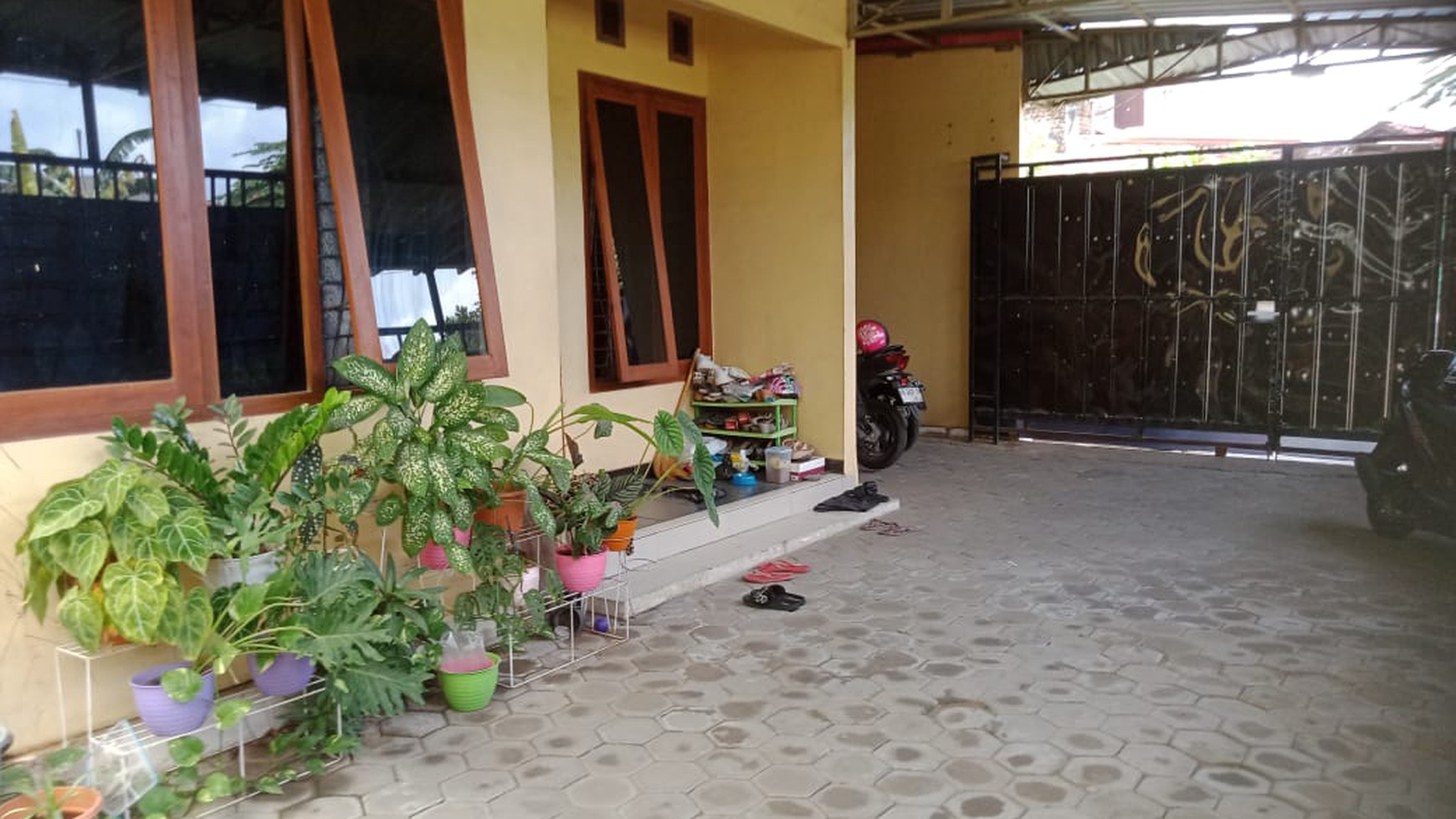 Rumah Tinggal 4 Kamar Lokasi Strategis Dekat RSUD Wirosaban 