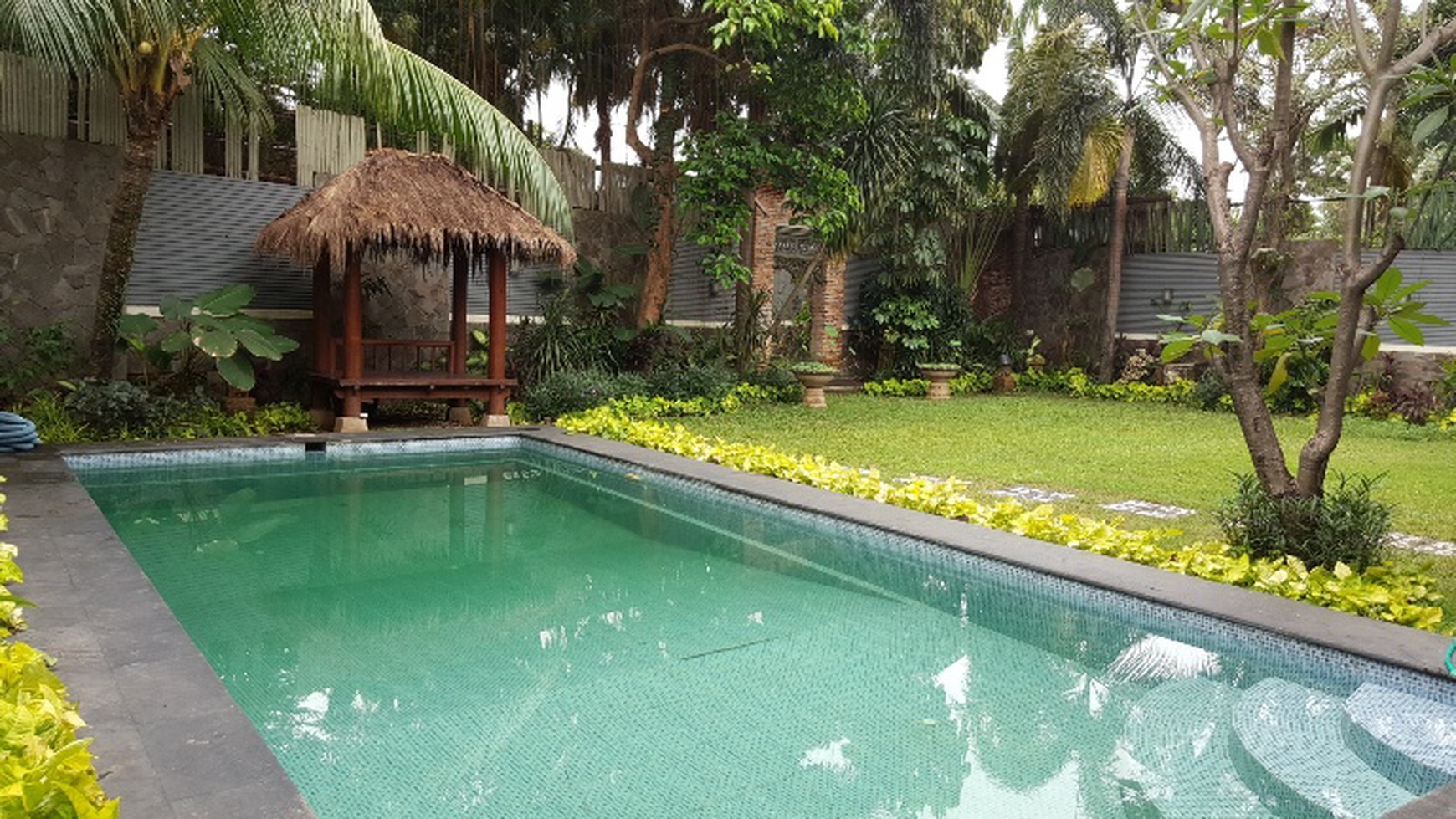 Great House with Fabulous Garden at cilandak , jakarta selatan