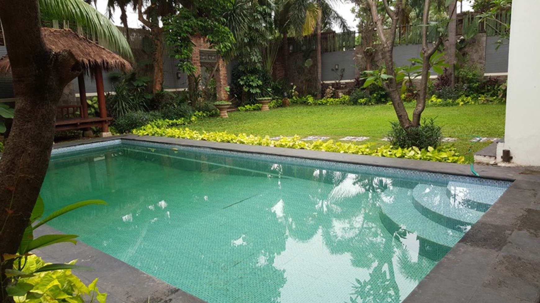 Great House with Fabulous Garden at cilandak , jakarta selatan