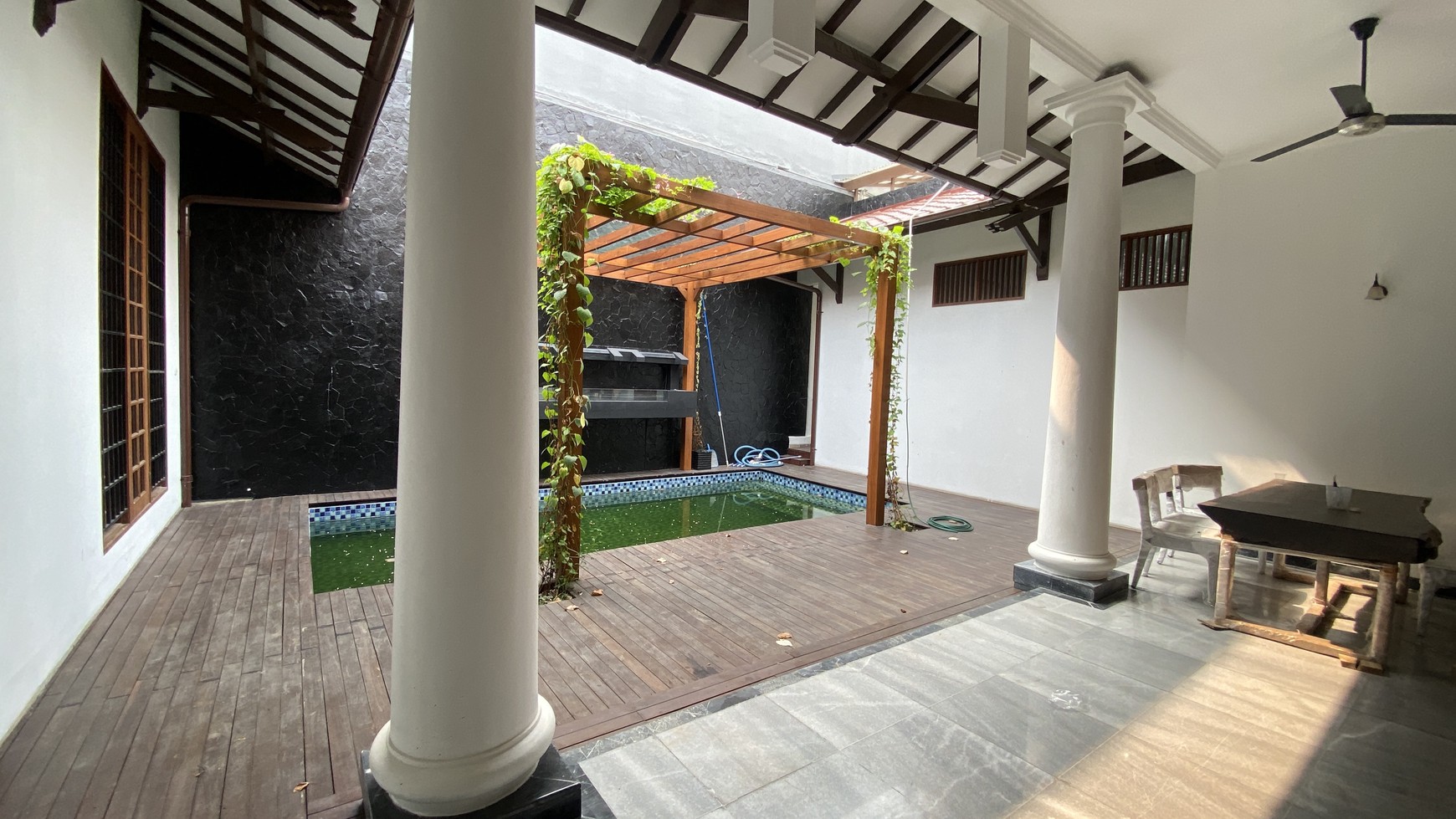 Beautiful and Comfy House at Kebayoran  Area