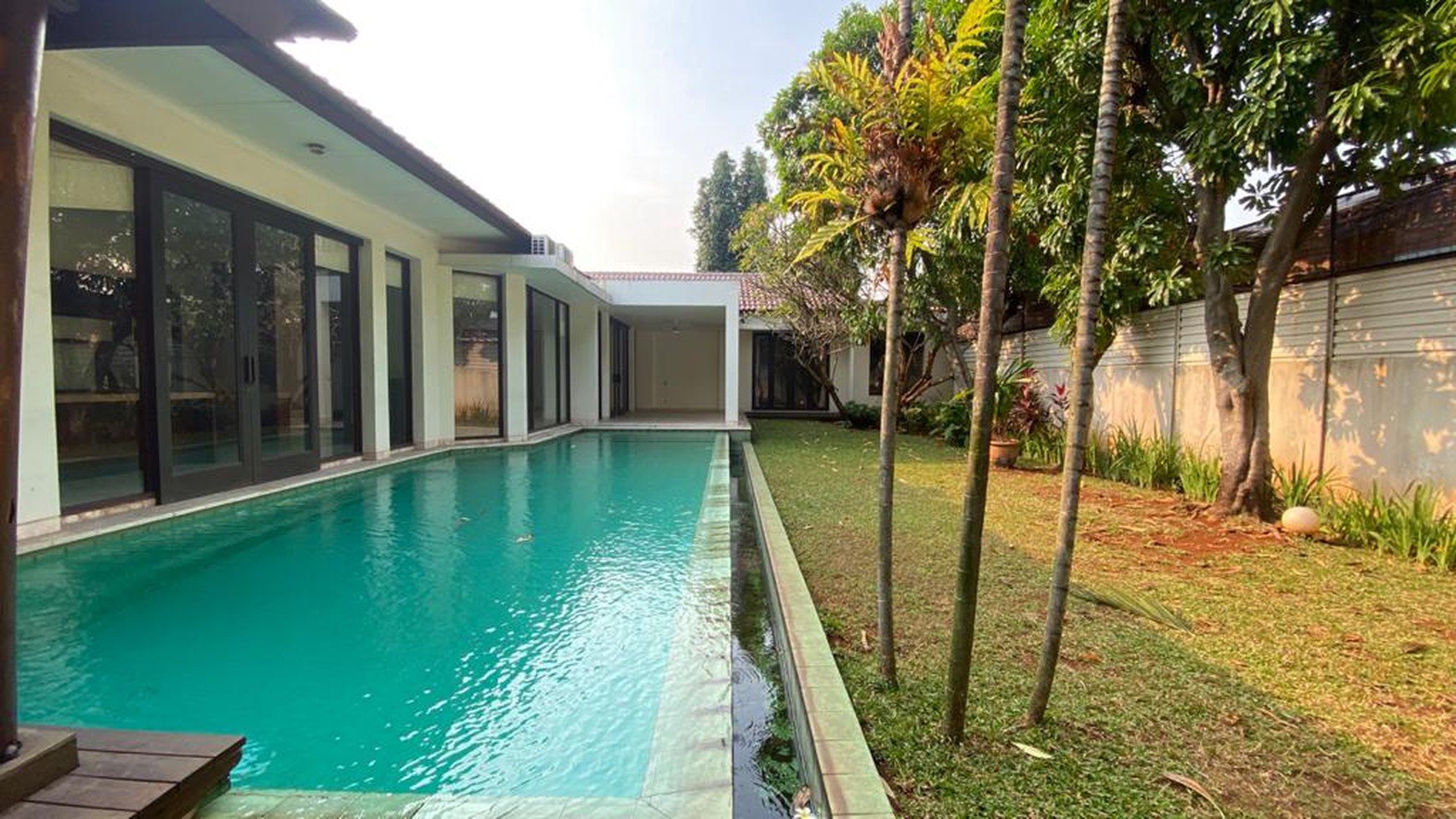 BEAUTIFUL HOUSE AT KEMANG WITH BIG GARDEN