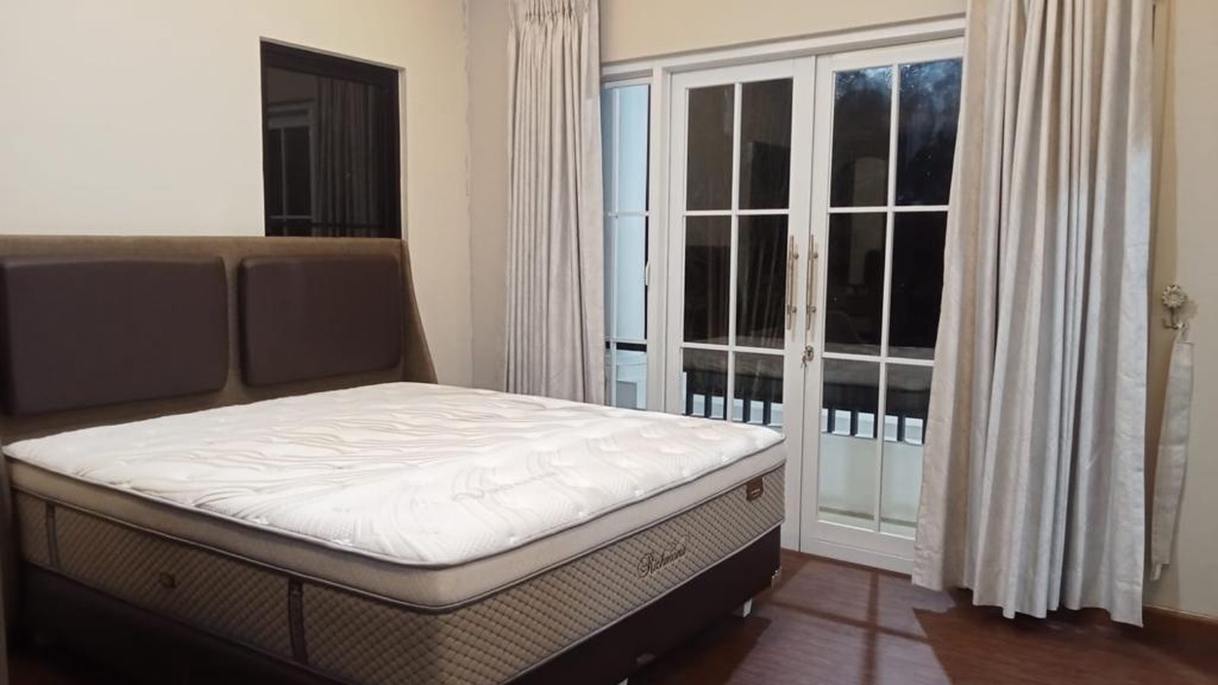 Dijual rumah di Taman rolling Hills JL. Ventura - Lippo Karawaci, Tangerang