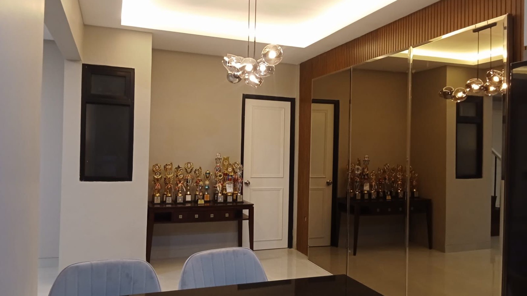 Dijual rumah di Taman rolling Hills JL. Ventura - Lippo Karawaci, Tangerang