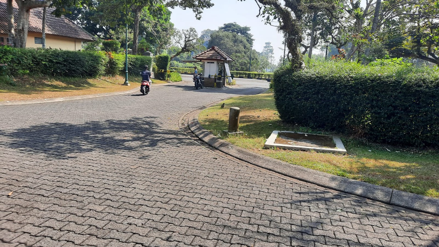 Dijual rumah di lokasi tenang Rancamaya Bogor Selatan Jawa Barat