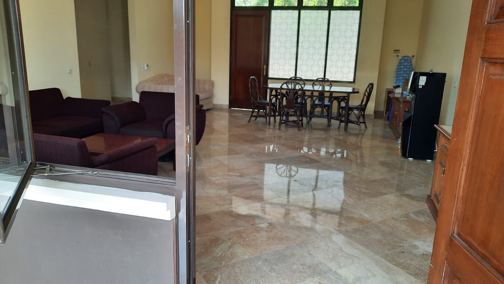 Dijual rumah di lokasi tenang Rancamaya Bogor Selatan Jawa Barat