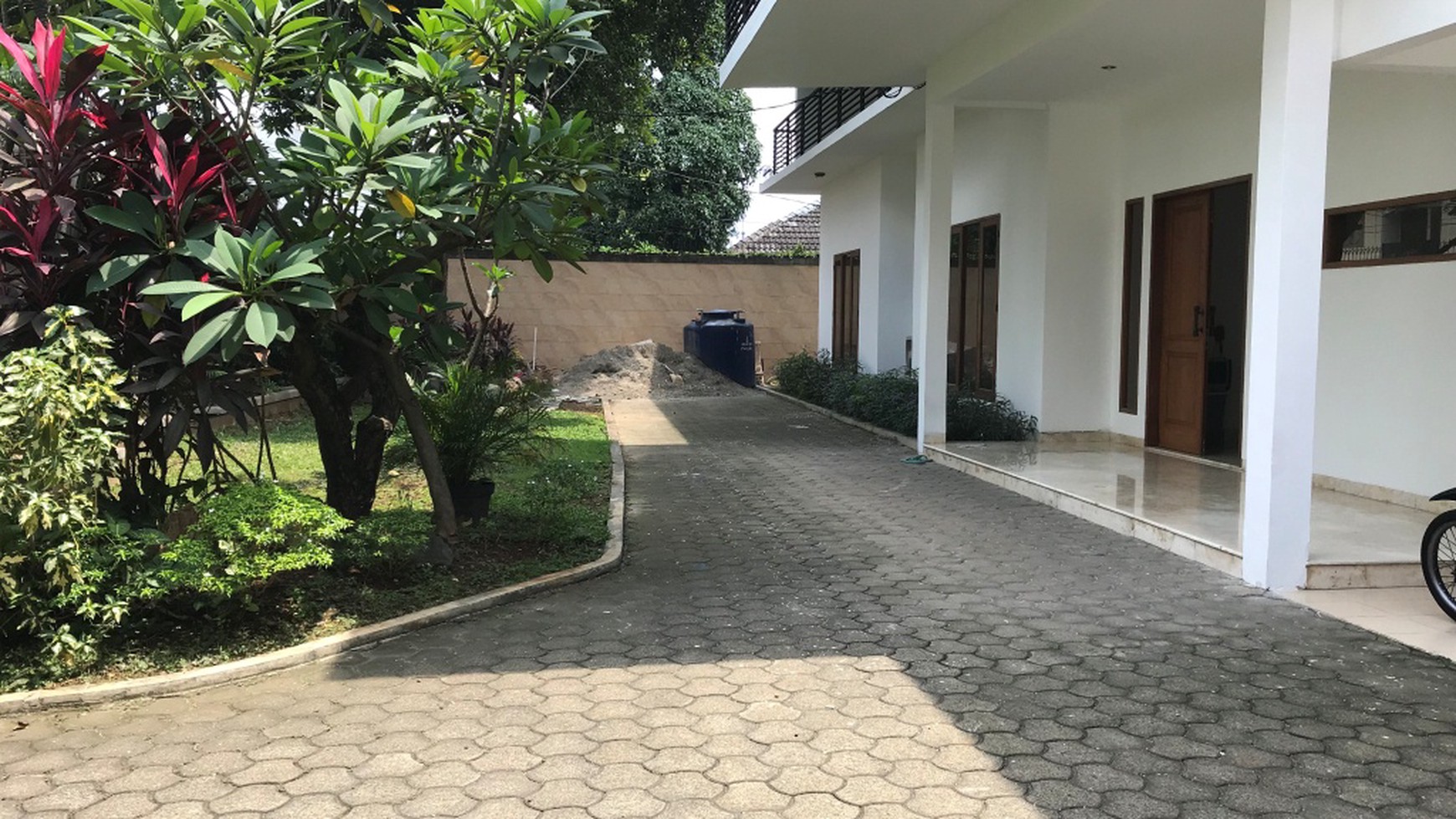 Big and Beautiful House For Rent, ampera, jakarta selatan